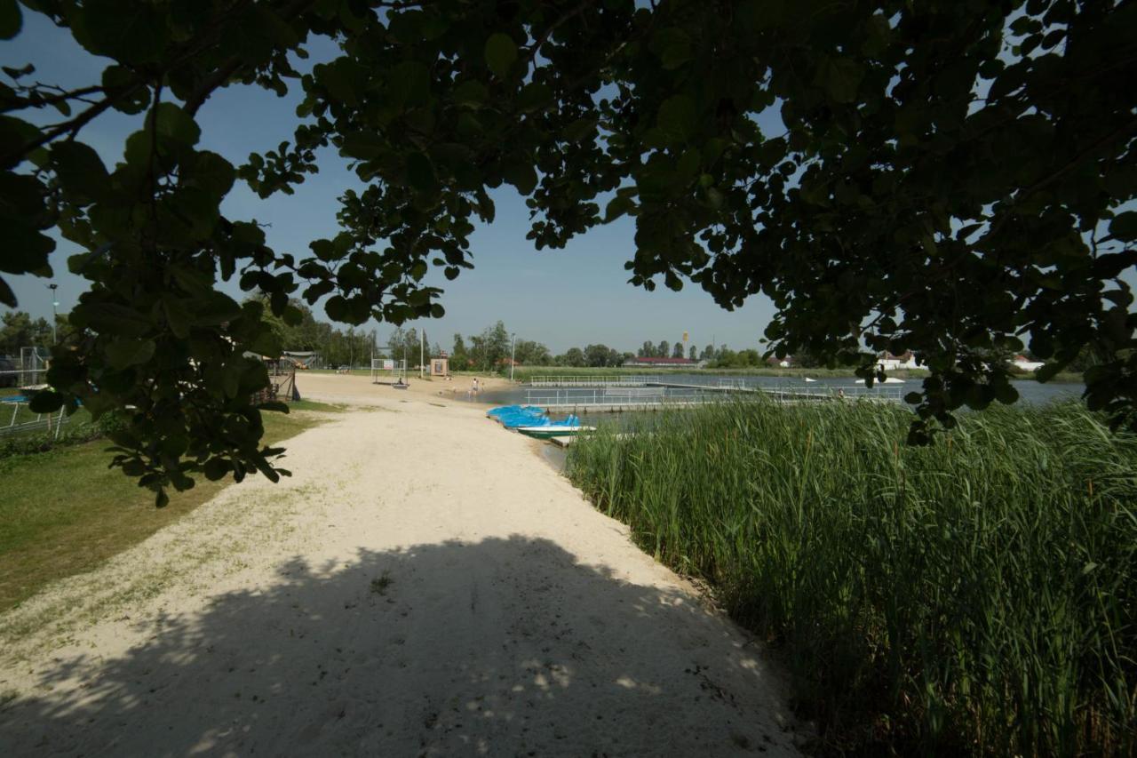 Camping Oaza Blonie Kornik Domki Standard - 3 Pokoje Exterior foto